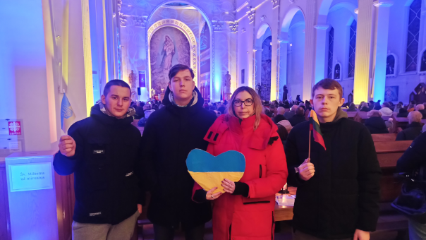 Palaikymas kovojančiai Ukrainai, jos žmonėms Klaipėdos šviesų festivalyje